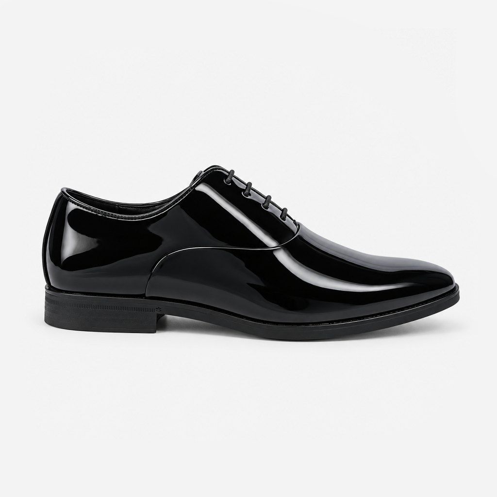 Theo — Patent Oxford, clean vamp